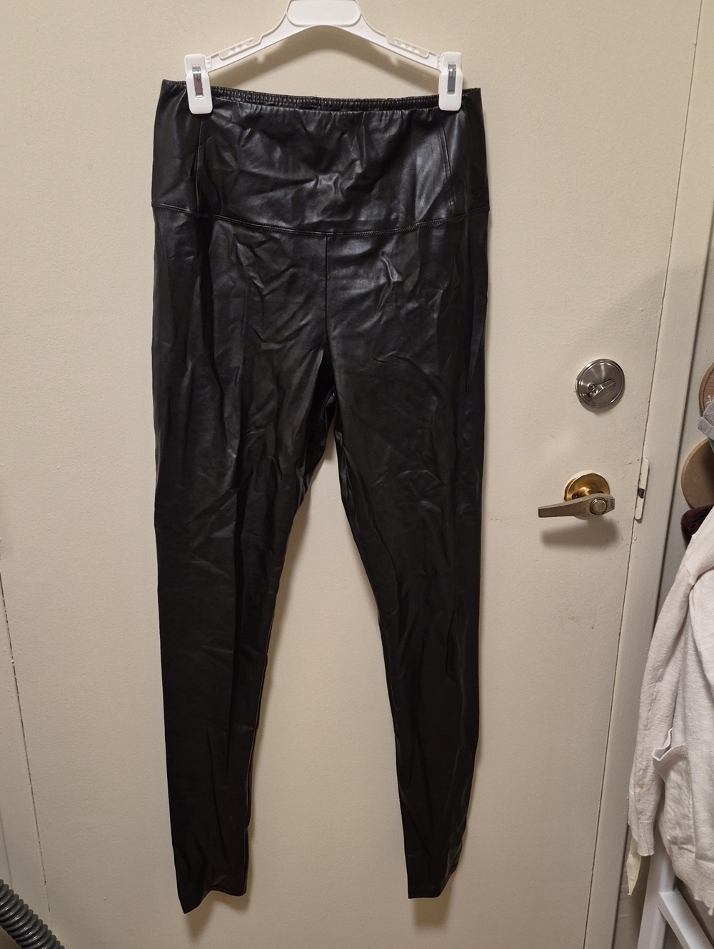 Wilfred Faux Leather High-Rise Leggings - Black